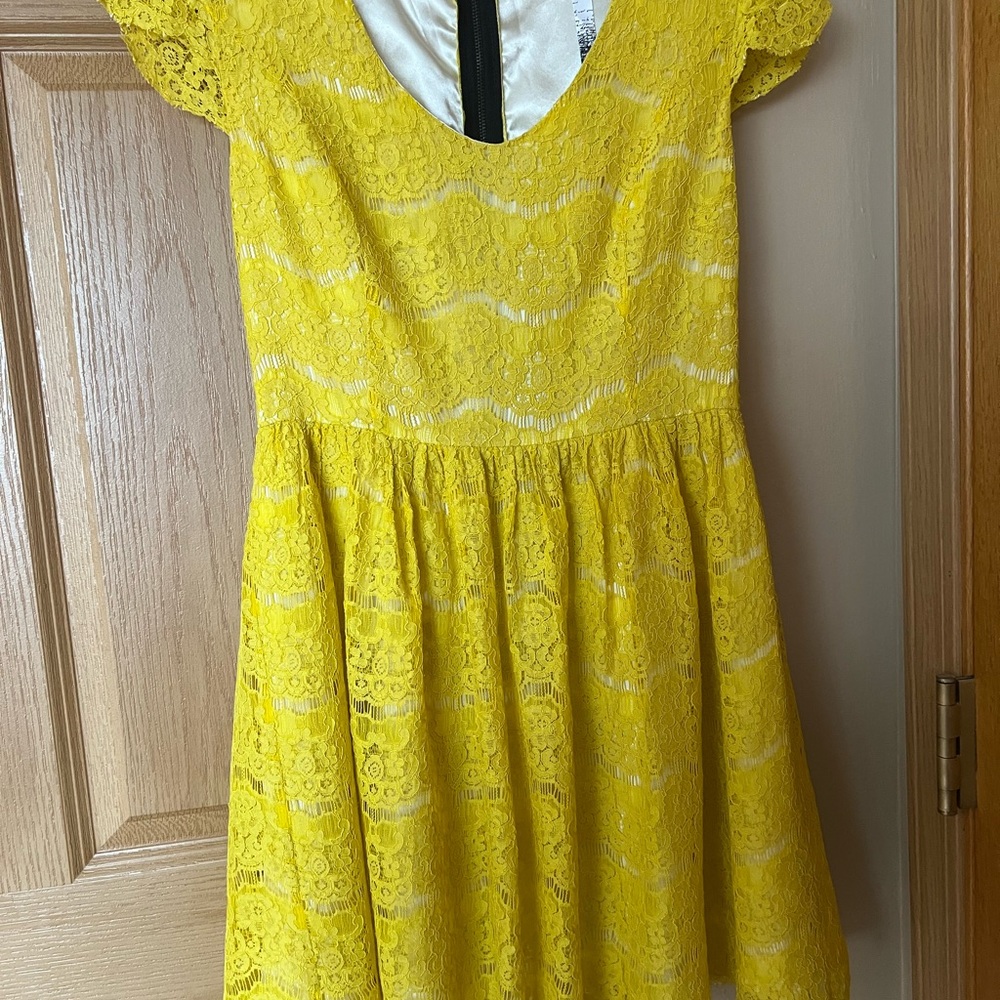 Kensie Yellow Lace Formal Dress